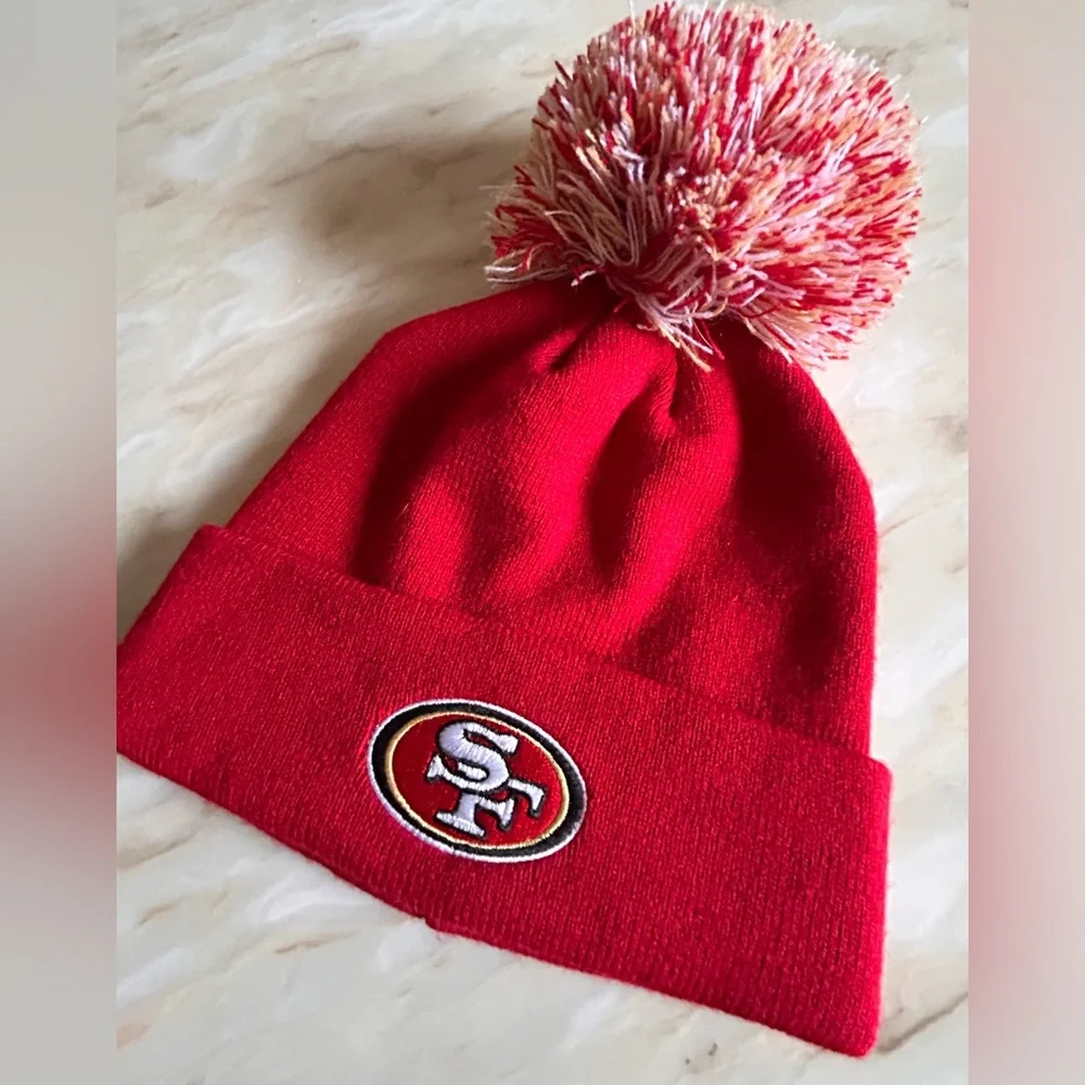 NFL Team Apparel San Francisco 49ers Youth Cuffed Knit Hat With Pom‎